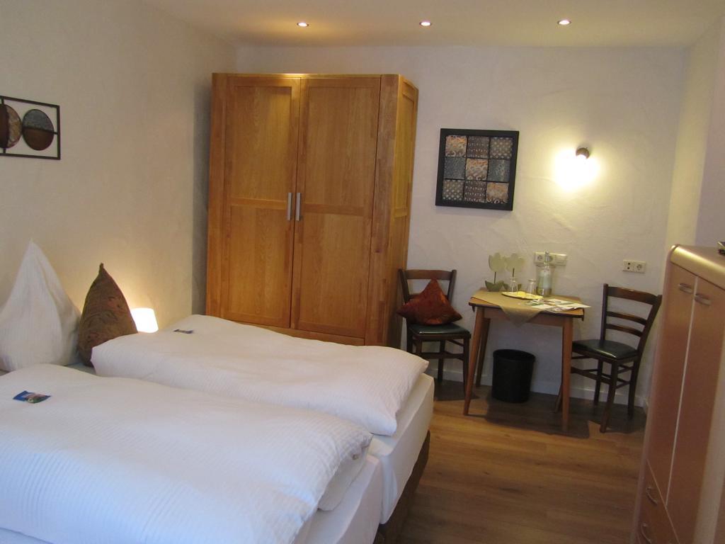 Moselland Hotel Im Enderttal Zum Onkel Willi 코헴 객실 사진