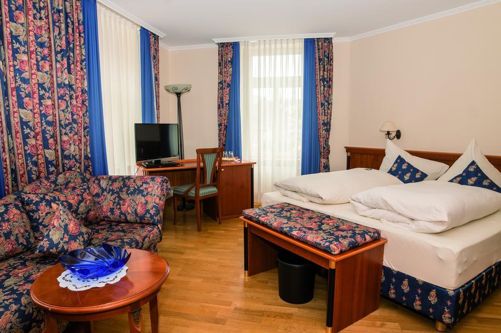 Moselland Hotel Im Enderttal Zum Onkel Willi 코헴 객실 사진