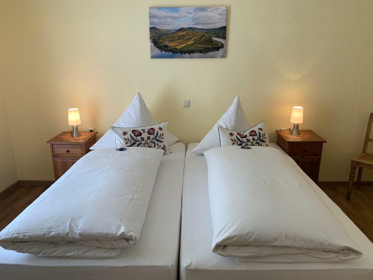 Moselland Hotel Im Enderttal Zum Onkel Willi 코헴 외부 사진